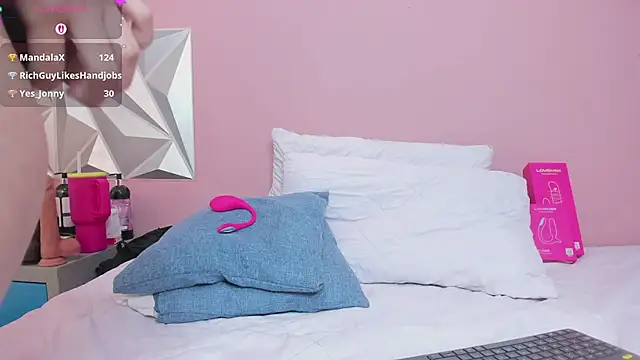 mia_gold_ webcam