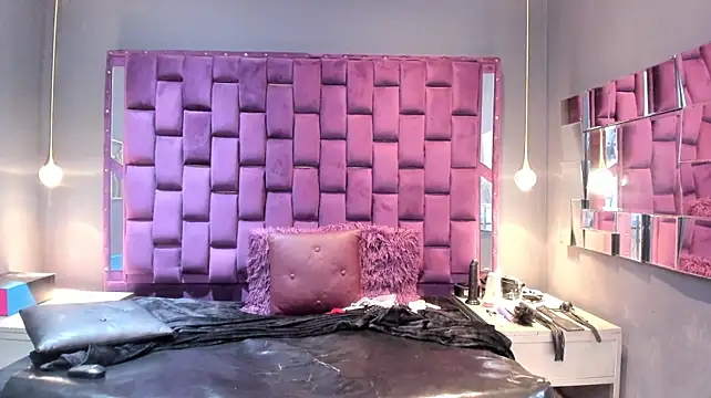 AlesiaLara webcam
