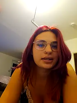 MaddieBaddieee webcam