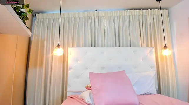 Samantha_Lenox webcam