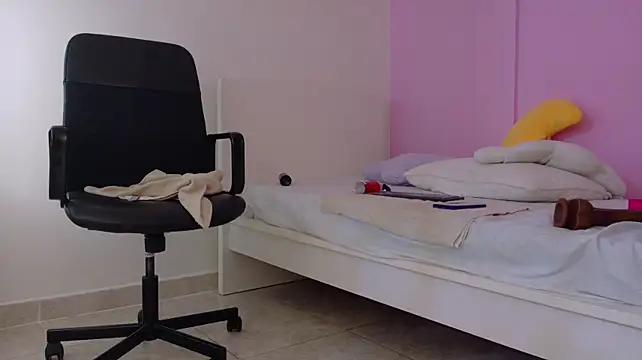 SeleneGibson__ webcam