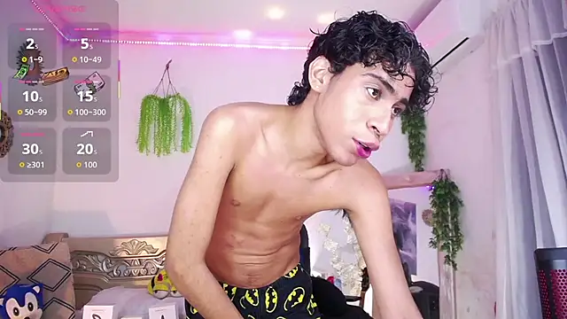 huge_armound webcam