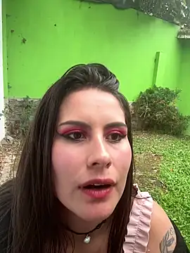 alanis_22