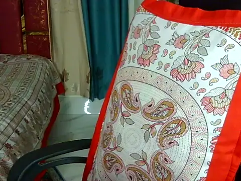 Adiba_Obu_20 hourglass cam preview