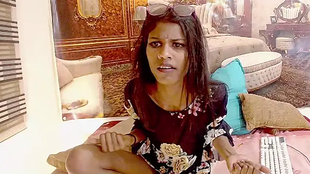 IndianSilkySpice webcam