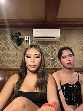hugecock_tamira webcam