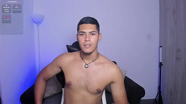 Iamdylan777 live sex cam