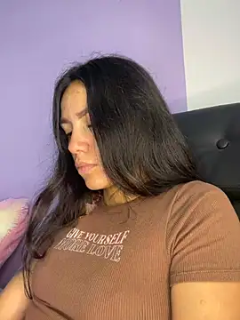 Marianahb-e live cam on StripChat