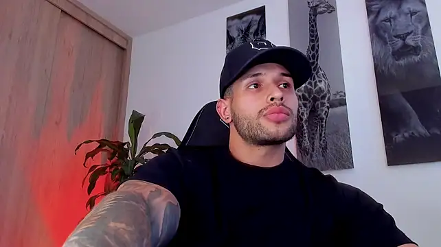 Santos_ramirez1 live cam on StripChat
