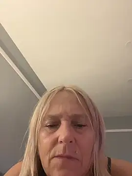 Blondnboujee53