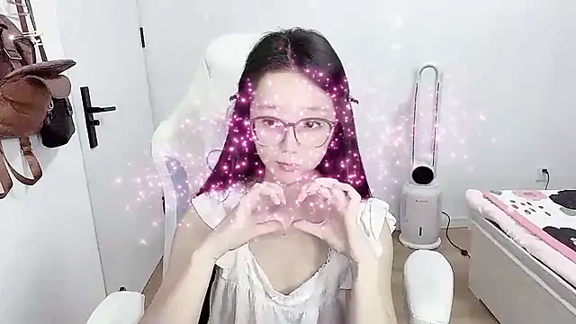 -qingqing live cam on StripChat