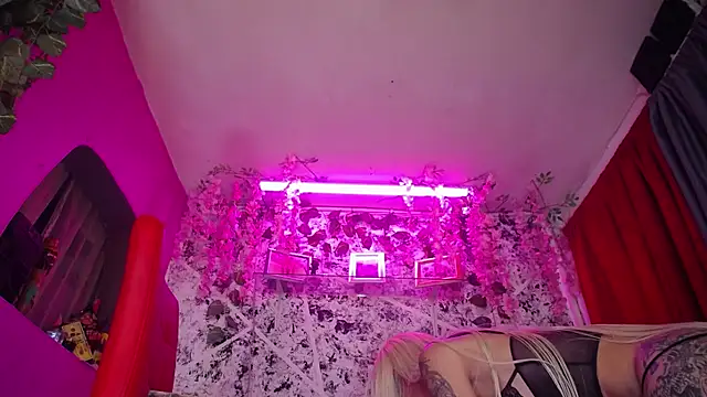 hornytsblonde webcam