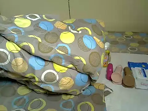 Pearl_petite webcam
