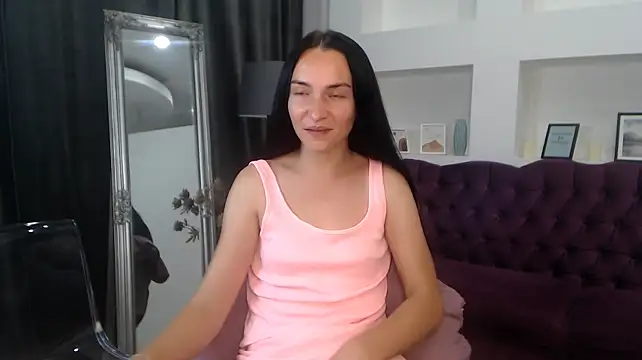 Yr_Shy_Bae webcam