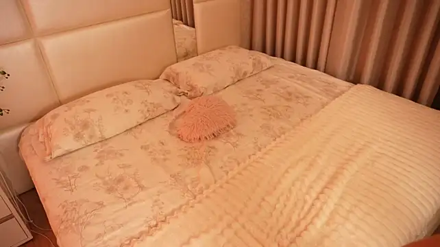 Lilly_Colins webcam