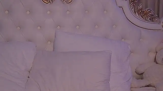 ArianaMell webcam