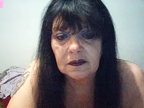 LadyCHARMS69 webcam