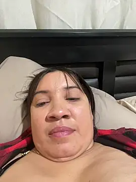 MaddyMay_LmX webcam