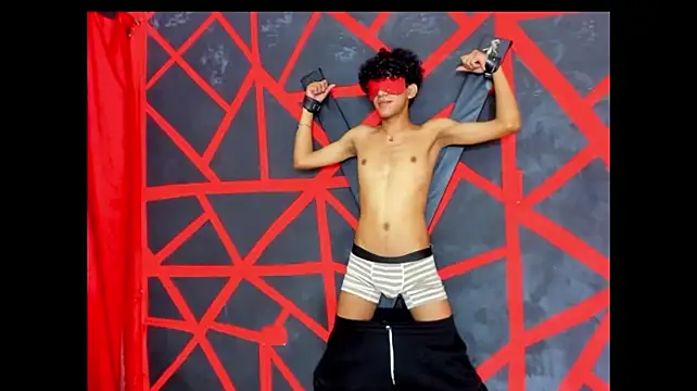 FRIENDS_LATINOS webcam