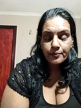 Foxybaby420 live cam on StripChat