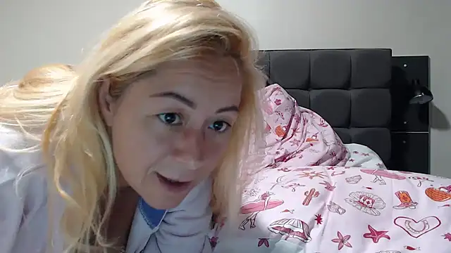 _karolynesyera_ live sex cam