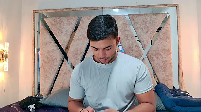 jayd_muscle webcam