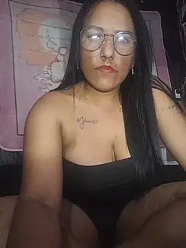 Emma_47 live cam on StripChat