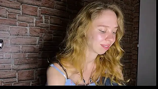 ElizaStorm live cam on StripChat