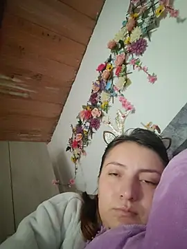 lindaula live cam on StripChat