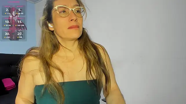 kaylaMinov_ webcam