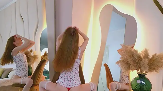 StellaMour webcam