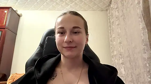 TaIliedGuest live cam on StripChat