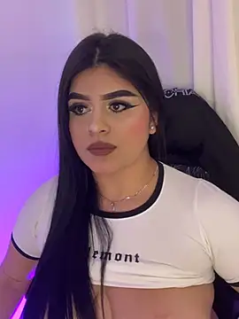 Kariina__69 live cam on StripChat