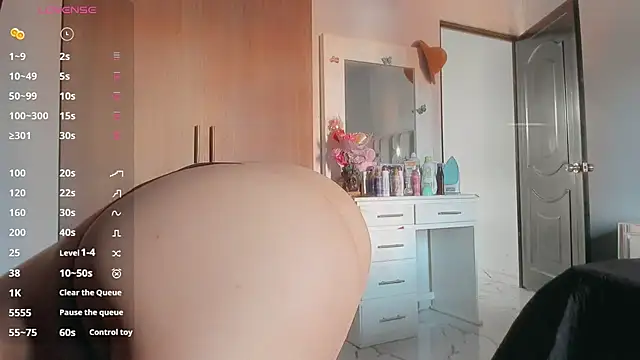 skinny_milky webcam
