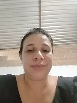 MIA-LARIOS live cam on StripChat