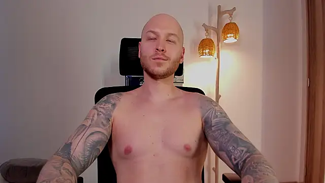 Adam_Meyer10 live cam on StripChat
