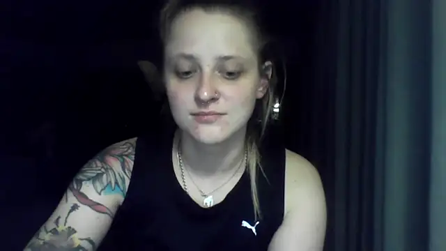 LeaWetGirl webcam