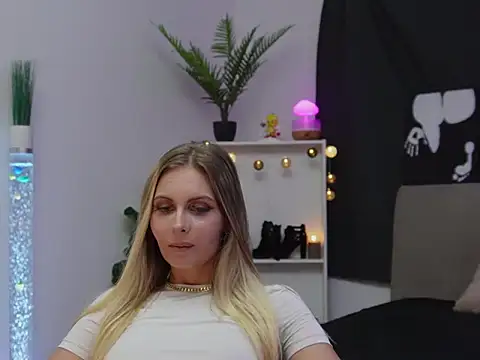 BonnieBluX webcam