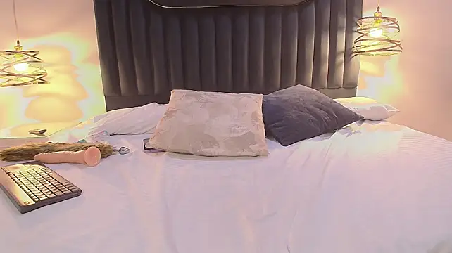 CamilaMoons webcam