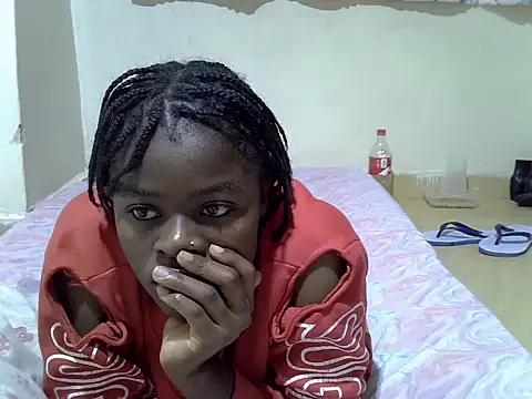 PRETTY-SHANNIA webcam