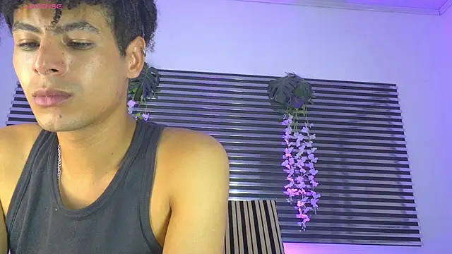 thiiagosaeenz (M young) - enjoy jerk to me