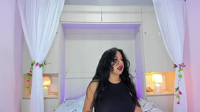 AllieBennet live cam on StripChat