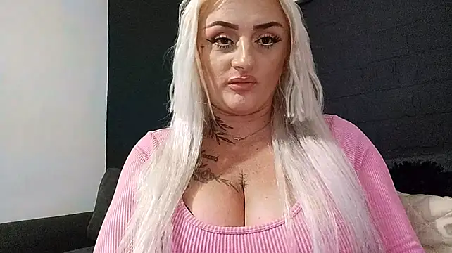 AnastasiaLips live cam on StripChat