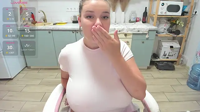 LinaElasm live cam on StripChat
