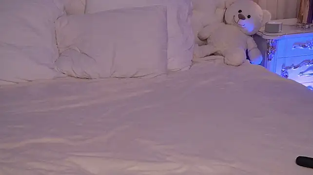 ArianaMell live cam on StripChat