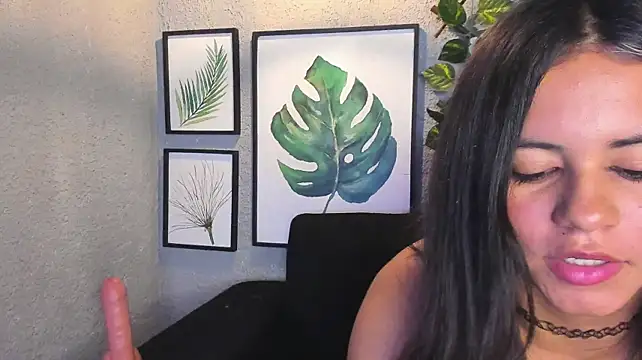Kim_lowel live cam on StripChat