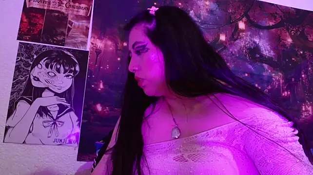 AntoneellaF live cam on StripChat