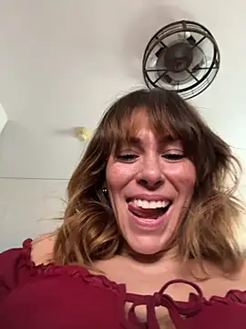 MommyGambit live cam on StripChat