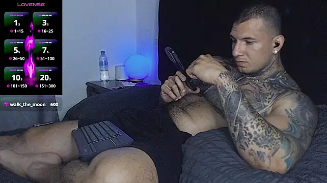 Shane_Clay live cam on StripChat