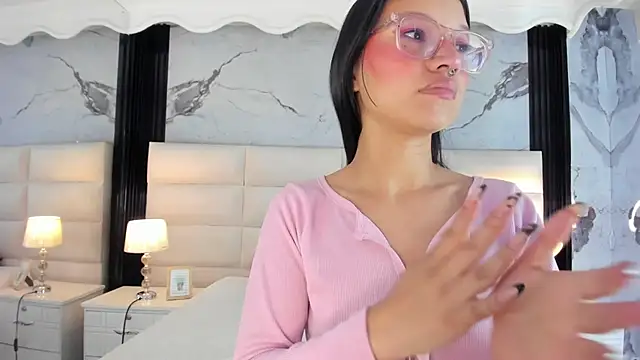 SophiieCalloway1 live cam on StripChat